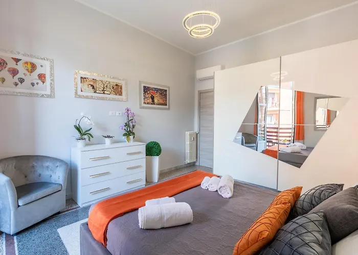 Imperial House - 300m To Metro B, Open View, 4-6pax Apartment Rome