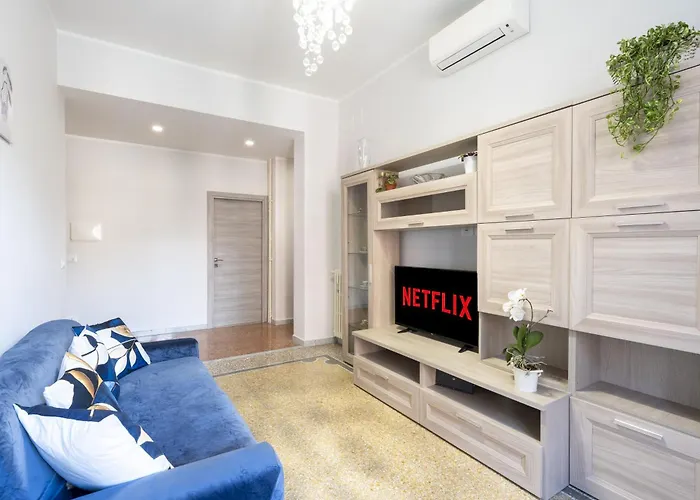 Imperial House - 300m To Metro B, Open View, 4-6pax Apartment *