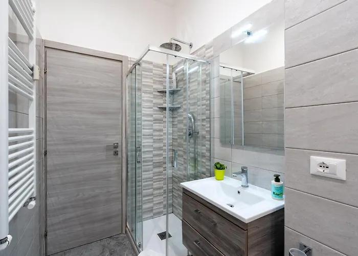 Imperial House - 300m To Metro B, Open View, 4-6pax *