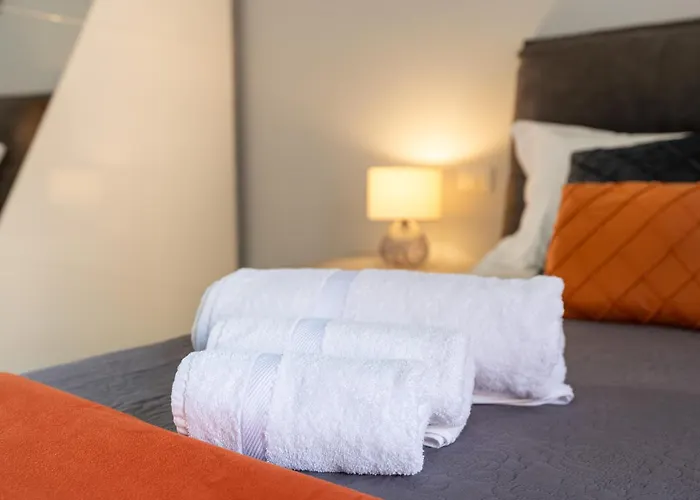 Imperial House - 300m To Metro B, Open View, 4-6pax Apartment *